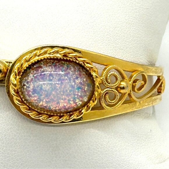 Hinged Clamper Bracelet With Acrylic Opaline Cabochon Gold-Tone Size 6 - Picture 4 of 11